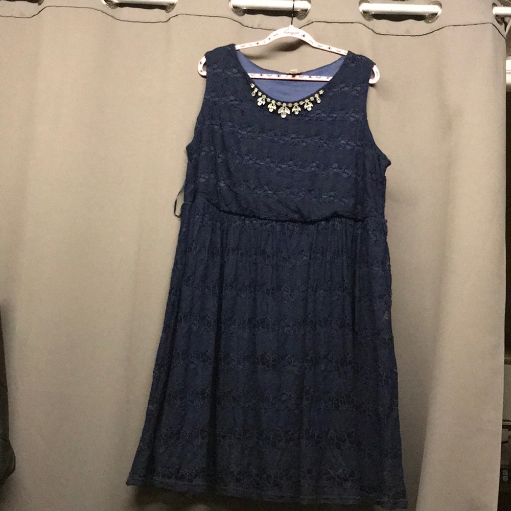 Clinched waist lace dress